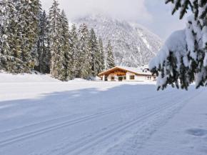Отель Chalet Märchenblick, Лёйташ